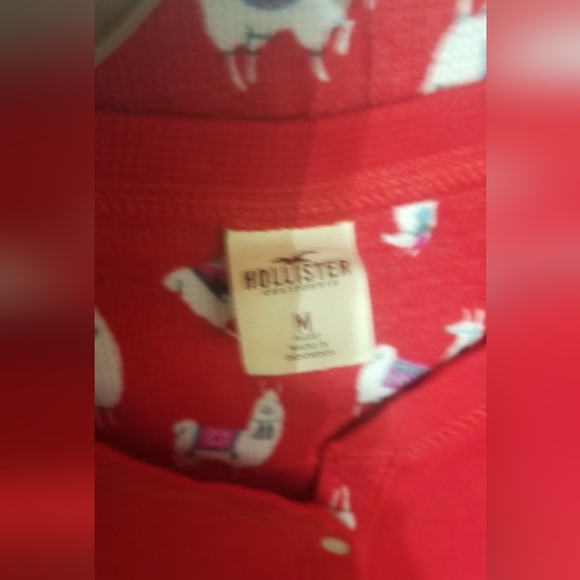 Hollister red/white 2 pce Llama PJs - Picture 2 of 2